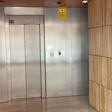 Nuevo-Luminoso Y Moderno. Parking Gratis!! Appartement Sevilla Buitenkant foto