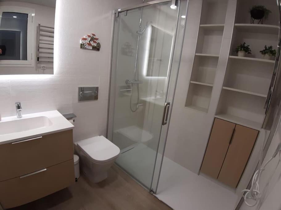 Nuevo-Luminoso Y Moderno. Parking Gratis!! Appartement Sevilla Buitenkant foto
