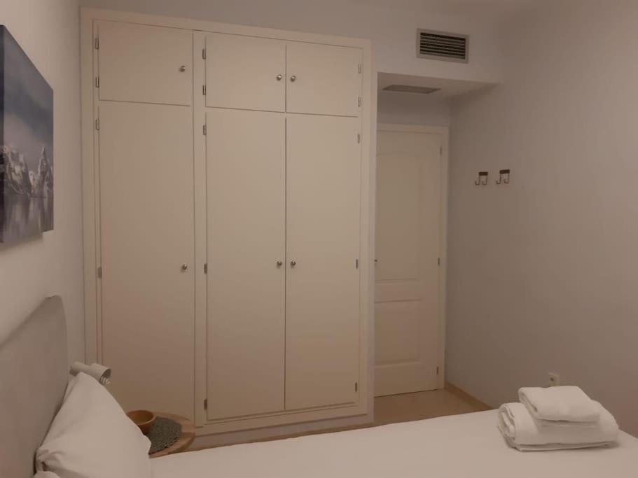 Nuevo-Luminoso Y Moderno. Parking Gratis!! Appartement Sevilla Buitenkant foto