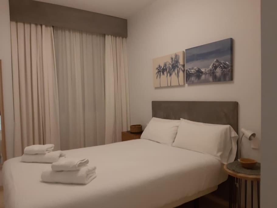 Nuevo-Luminoso Y Moderno. Parking Gratis!! Appartement Sevilla Buitenkant foto