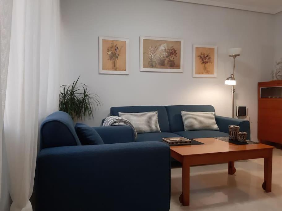 Nuevo-Luminoso Y Moderno. Parking Gratis!! Appartement Sevilla Buitenkant foto